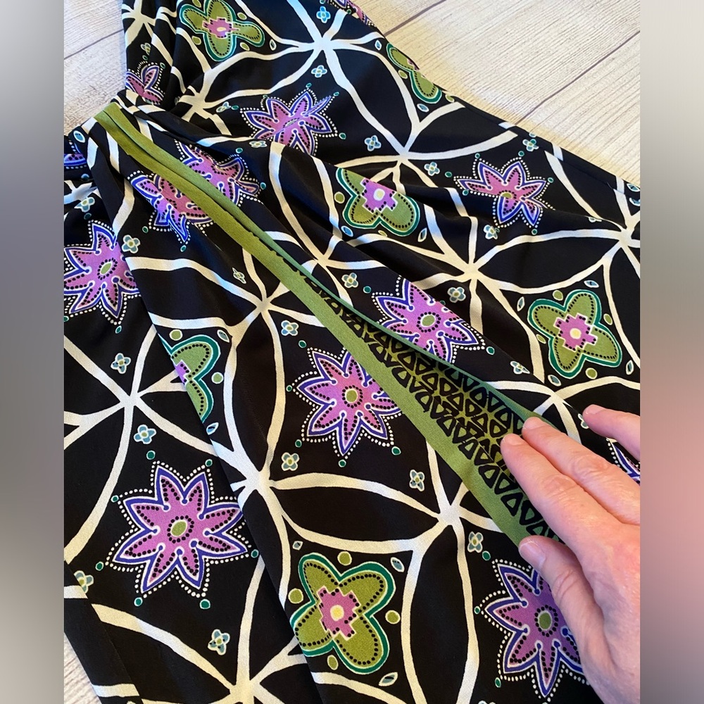 Floral Geometric Dress - Picture 5 of 9